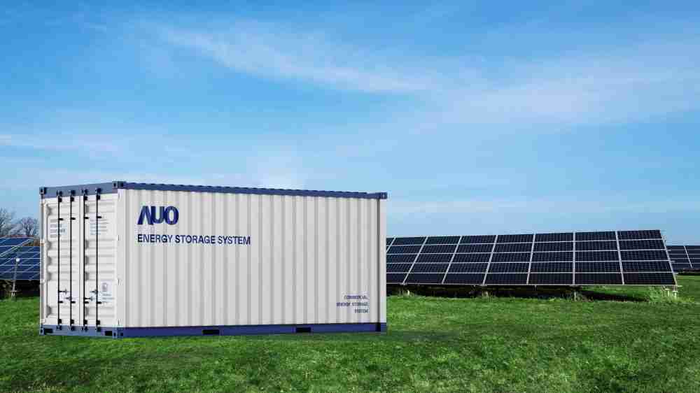 龙门国际透过AI数据管理，，，提供不同类型用户进行储能与能源管理，，，达到再生能源管控调度成效