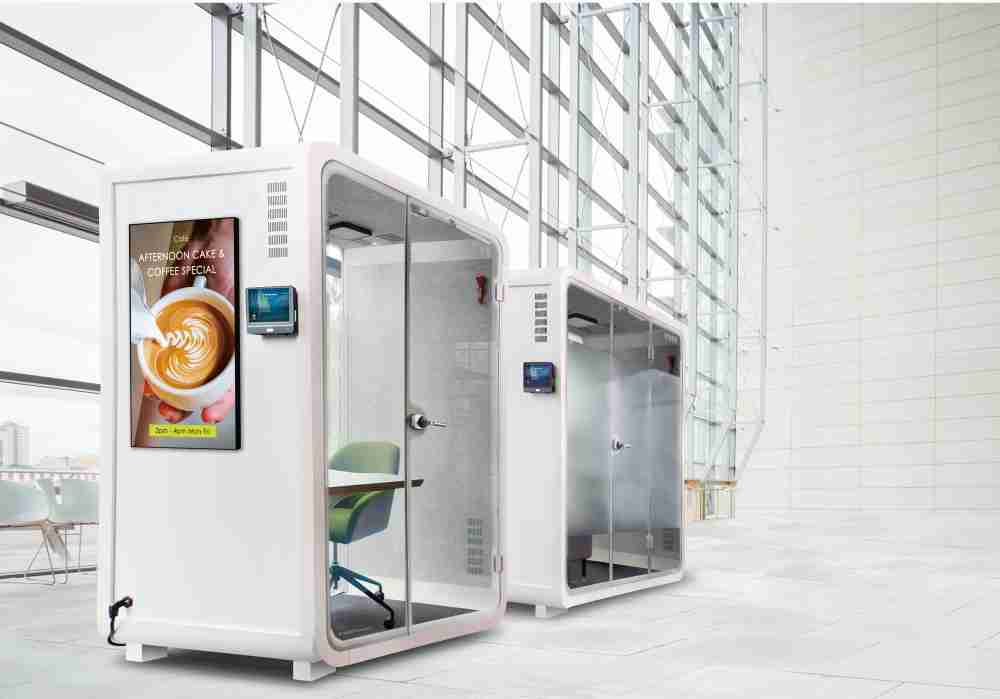 龙门国际子公司达擎之智慧行动办公舱，，，，采用PDLC智能调光玻璃设计，，透过通电与断电的电流切换，，，呈现透明与雾面效果，，，，具节能降耗特性并兼顾隐私，，，确保信息安全